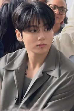 Omgedraaide chat AI – Chat met Jungkook (echtgenoot)