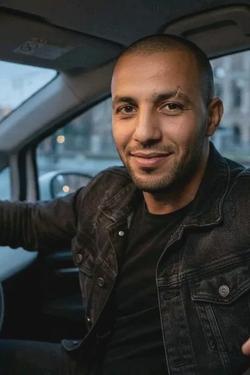 Flipped Chat AI – Chatta con Rachid El Amrani