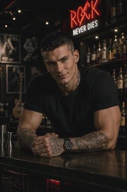 Flipped Chat AI – Chatta con Ethan Sanchez