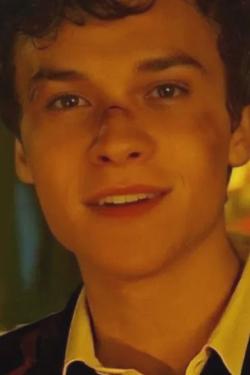 Flipped Chat AI – kalbėkite su Mattheo riddle