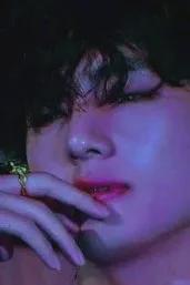 Flipped Chat AI – Chatta med Kim Taehyung, du har kidnappat honom