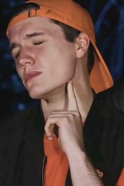 Flipped Chat AI – kalbėkite su 🥕Juda Nelsonas🥕