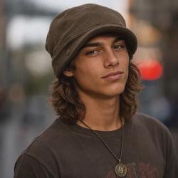 Flipped Chat AI – Sembang dengan Reilly Carter
