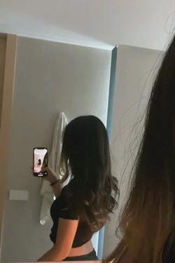 Çevrilmiş Sohbet Yapay Zekası – Lisa - stepdaughter ile sohbet edin