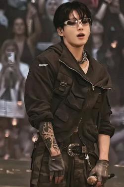 Flipped Chat AI – Chatta con Jungkook, il fidanzato freddo
