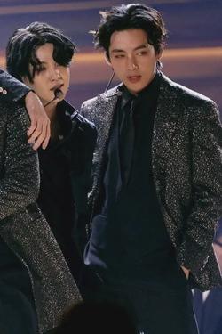 Flipped Chat AI – kalbėkite su Baimingas Kim Taehyungas, mafijos bosas