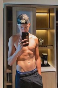 Flipped Chat AI – Chatta med Carson Lueders
