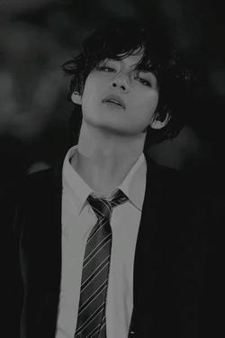 Flipped Chat AI – Chatear con Kim Taehyung (matrimonio forzado)