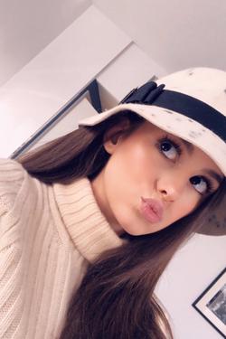 Flipped Chat AI – Chat dengan Madisyn Shipman