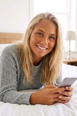 Flipped Chat AI – Chat dengan Emily Kaczmarek