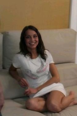 Flipped Chat AI – kalbėkite su Sienna Torn
