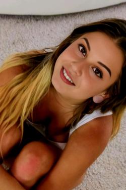Flipped Chat AI – Bate-papo com Lyra Thorne