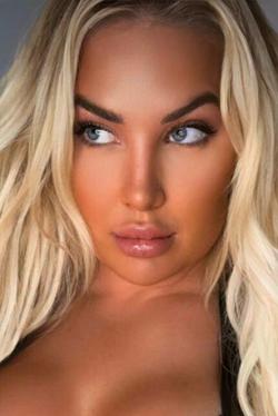 Flipped Chat AI – Bate-papo com Amber Jade