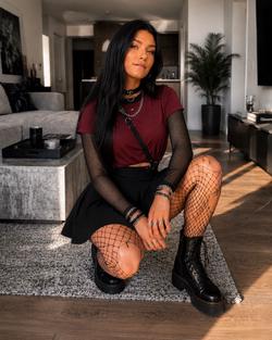 Flipped Chat AI – Chat cu Violet Thorne