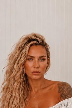 Flipped Chat AI – Chat cu Jillian Hartwell