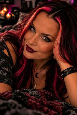 Flipped Chat AI – Chat cu Morgana Reid