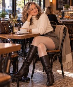 Flipped Chat AI – Discuter avec Elena Thorne