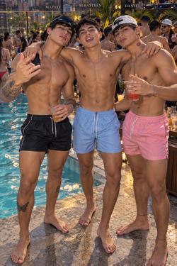 Flipped Chat AI – Discuter avec Los chicos de la Pool party