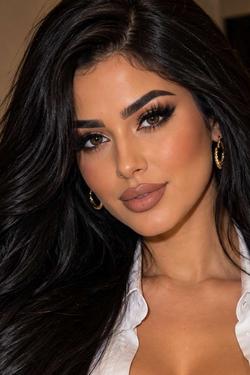 Flipped Chat AI – Chatten mit Zayna Faheem