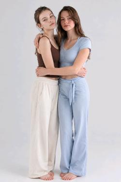 Flipped Chat AI – Chat s Zoe & Zoey
