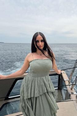 Çevrilmiş Sohbet Yapay Zekası – Lana Roseile sohbet edin