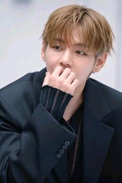 Flipped Chat AI – Csevegés Kim Taehyung, a vezérigazgató két felesége