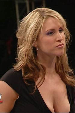 AI trò chuyện đảo ngược – Trò chuyện với Stephanie McMahon