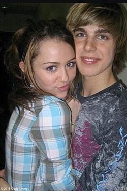 Flipped Chat AI – Discuter avec Miley Cyrus