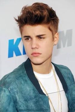 Odwrócony czat AI – rozmawiaj z Justin Bieber