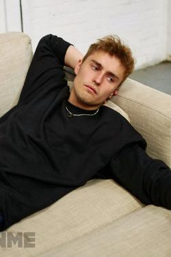 Flipped Chat AI – Chatta con sam fender