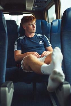 FlippedチャットAI – Rory “Mac” McDonaldとチャット
