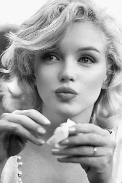 Flipped Chat AI – Chatear con Marilyn Monroe