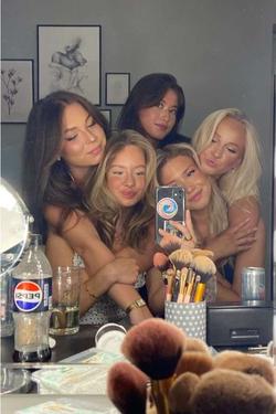 Flipped Chat AI – Discuter avec Louna,Léna,ambre,Alexandra,Mia
