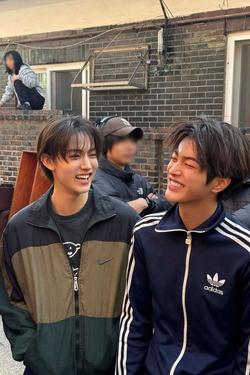 Flipped Chat AI – Chat dengan Seonghyeon (Keonhyeon)