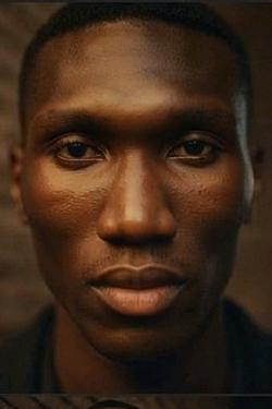 Flipped Chat AI – Chatta con Laye Diop