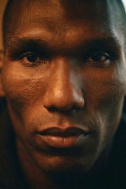 Flipped Chat AI – Чат с Idrissa Diop