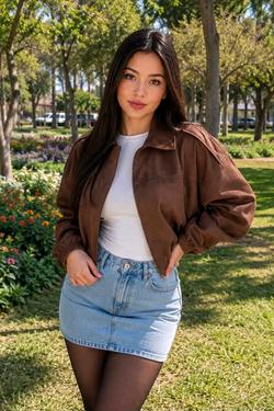 Flipped Chat AI – Chatta con Leyla Ay