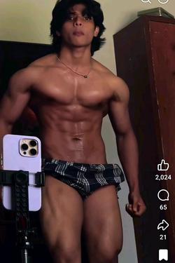 Flipped Chat AI – 악샤이와 채팅