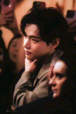 Flipped Chat AI – Chat Kim Taehyung Ex