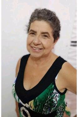 Flipped Chat AI – kalbėkite su JOSÉ FINA SANTOS 60 ANŲ