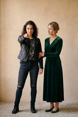 Flipped Chat AI – Discuter avec Mila et Evelyn