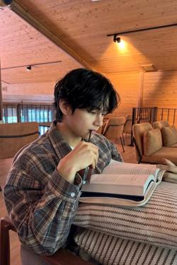 Flipped Chat AI – Bate-papo com Kim Taehyung
