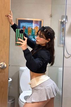 Flipped Chat AI – Chatta med Alana Flores