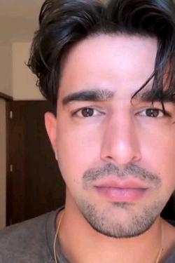 Flipped Chat AI – Chatta con Jass Manak