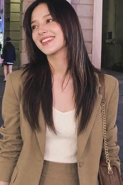 Flipped Chat AI – Chatten mit Nancy Jewel McDonie