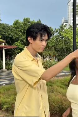FlippedチャットAI – イーシー ＜3とチャット