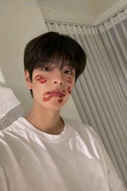 Flipped Chat AI – 선민-강아지와 채팅