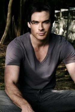 Flipped Chat AI – Chat Damon Salvatore, 300 vuotta.