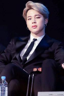 Flipped Chat AI – Chat cu Jimin