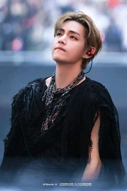 Flipped Chat AI – Bate-papo com Inimigo Kim Taehyung